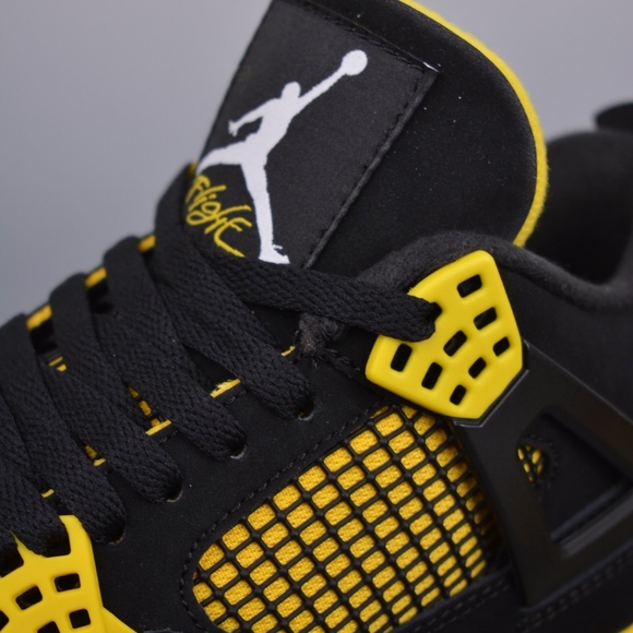 Air Jordan 4 Retro Thunder main image 4